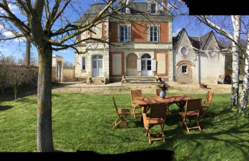 Viesnīcas āriene, COTTAGE SAINTE GENEVIEVE in Champigny-Sur-Veude