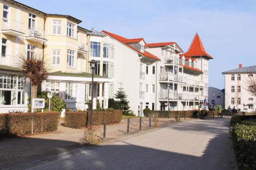Apartment with Sea View image 2