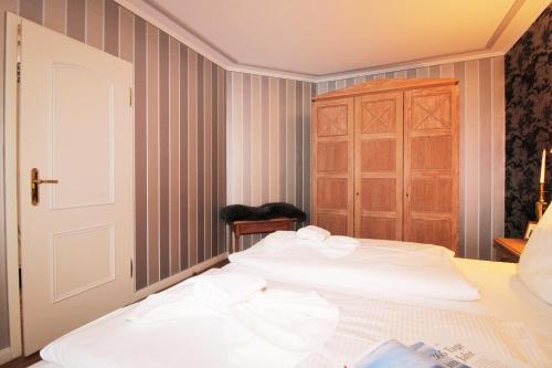 Apartment with Balcony image 10