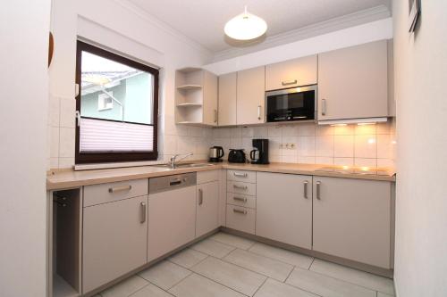 Kitchen, Ferienanlage Drose, Haus 8b - Fewo 12 rolli-gerecht in Ostseebad Kuhlungsborn
