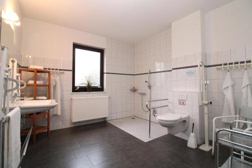 Bathroom, Ferienanlage Drose, Haus 8b - Fewo 12 rolli-gerecht in Ostseebad Kuhlungsborn