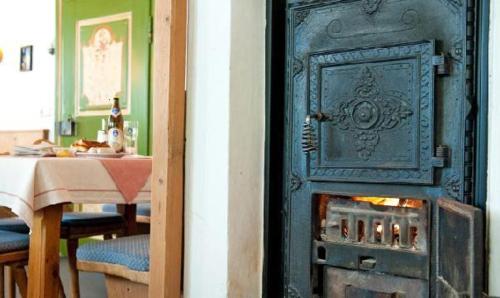 Gastehaus Enzianhof Hotel Garni in โอเบอราเมอเกา