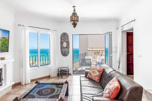 Villa Tamango Hill - Tap to explore photos