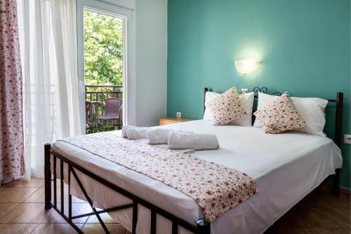 Famelia Studios Lampiris