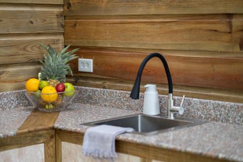 Monkey Tiny House - Private swimming pool