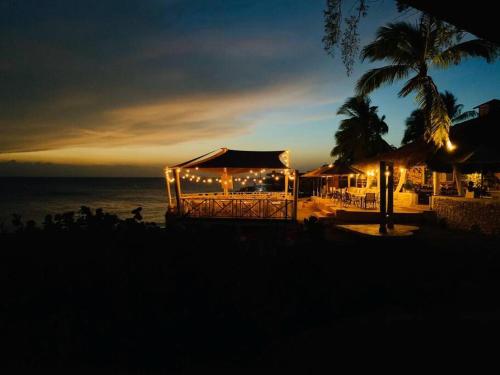Bungalow #3 at Waterfront Playa Alicia in โซซัว