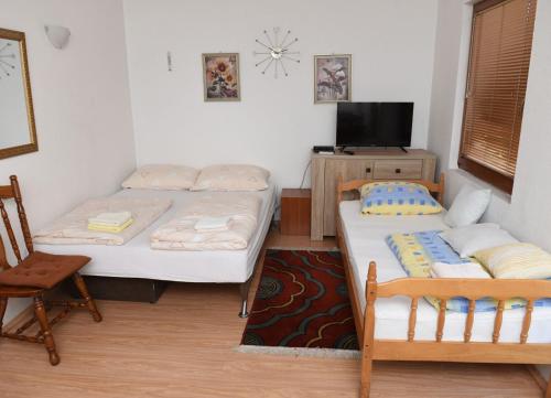Guesthouse Ema - image 4