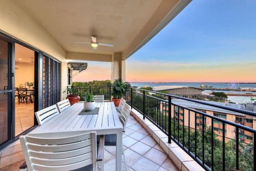 Big Breathtaking Walk to Waterfront Precinct