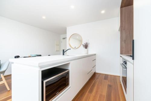 Kjøkken, Beautiful Art Apartment near Tram and Shops! - Hosted by CanStay in Turner