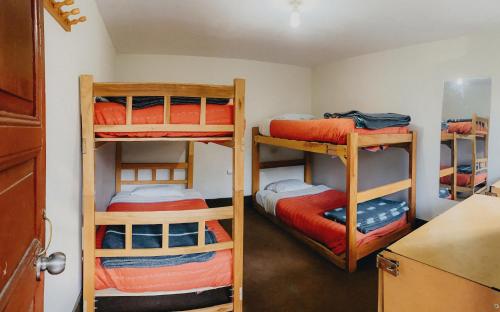 1 bunk bed