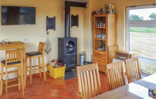 Three-Bedroom Apartment in Karlshausen - image 5