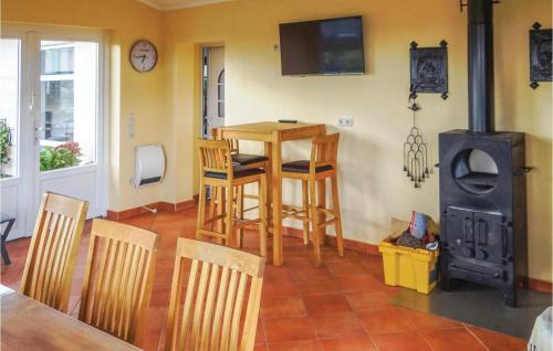 Three-Bedroom Apartment in Karlshausen - image 8