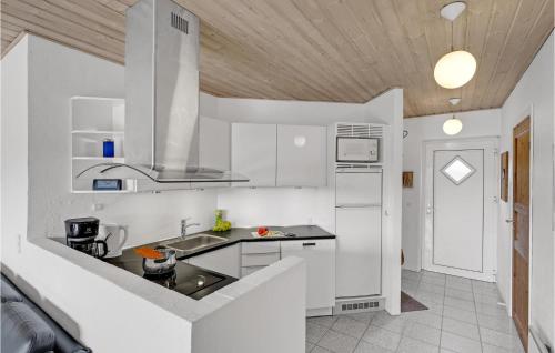 Kitchen, Holiday Home Romo 22 With Hot Tub in Osterby