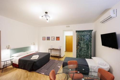 Dante Apartament for Group and Family By HouseinNaples, Naples (photo 3)