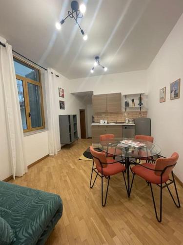 Dante Apartament for Group and Family By HouseinNaples, Naples (photo 7)