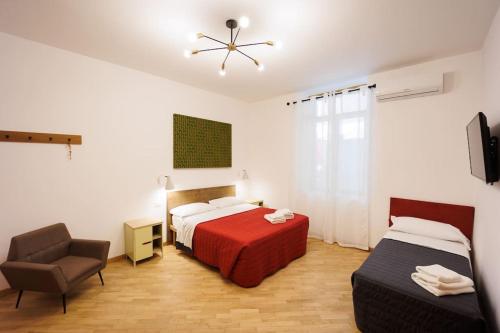 Dante Apartament for Group and Family By HouseinNaples, Naples (photo 9)