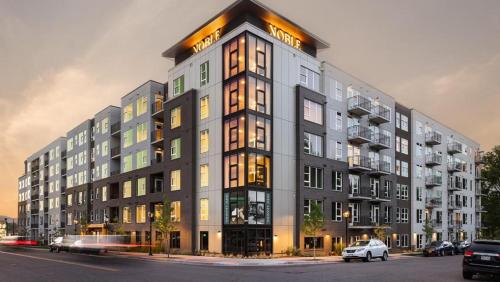 Landing at Noble - 2 Bedrooms in Englewood in Englewood, USA