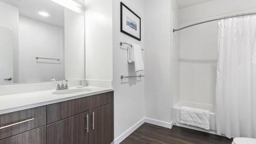 Landing at Noble - 2 Bedrooms in Englewood in Englewood, USA