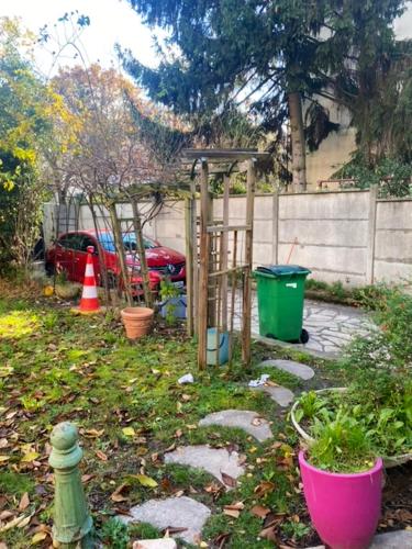 Kert, Appartement cosy à Les Pavillons-sous-Bois 30 m² avec jardin clôturé (Appartement cosy a Les Pavillons-sous-Bois 30 m² avec jardin cloture) in Les Pavillons-sous-Bois