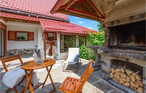 陽台/露台, Lovely Home In Stari Laz With Wifi in 庫比紮克