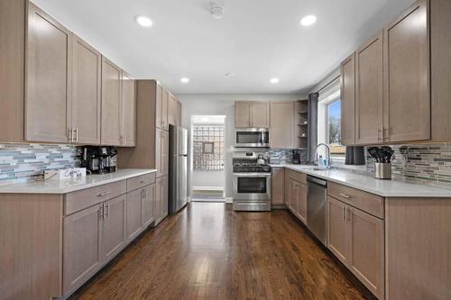 Rest and Relaxation with Game Room Morton Grove IL 3 BR House in Morton Grove, USA