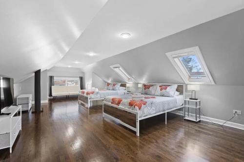 Rest and Relaxation with Game Room Morton Grove IL 3 BR House in Morton Grove, USA