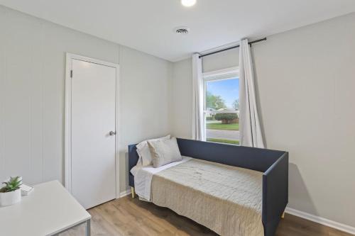 4 Bed RomeoRanch Hosted By Coast To Coast Housing in Romeoville, USA