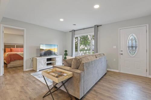 4 Bed RomeoRanch Hosted By Coast To Coast Housing in Romeoville, USA