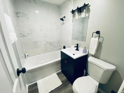 Streamwood IL Scarlet Star King Queen Bed Pet Friendly in Streamwood, USA