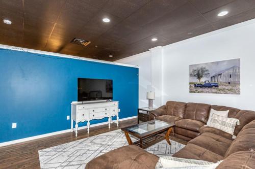 Your Next Cozy Retreat Friends Pets Welcome in Fargo, USA