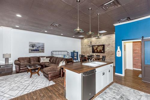 Your Next Cozy Retreat Friends Pets Welcome in Fargo, USA