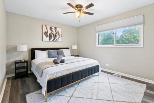 Charming King Bed, Wi-Fi St. Charles in Geneva, USA