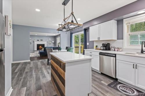King beds, Free Wi-Fi, Gas Grill Cozy Antioch home in Antioch, USA