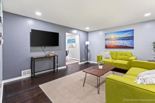 King beds, Free Wi-Fi, Gas Grill Cozy Antioch home in Antioch, USA