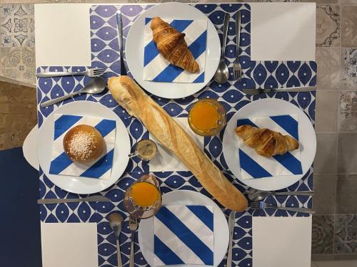 Athenes olympe Bleu in District 10