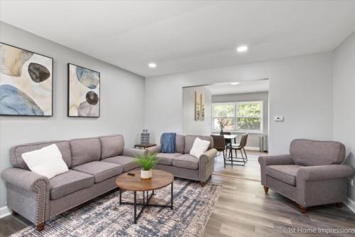 Comfy King bed, Free Wi-Fi, Home in Des Plaines in Des Plaines, Vereinigte Staaten von Amerika