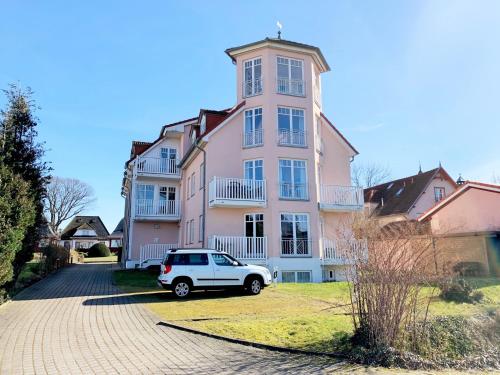 Apartment with Balcony image 3