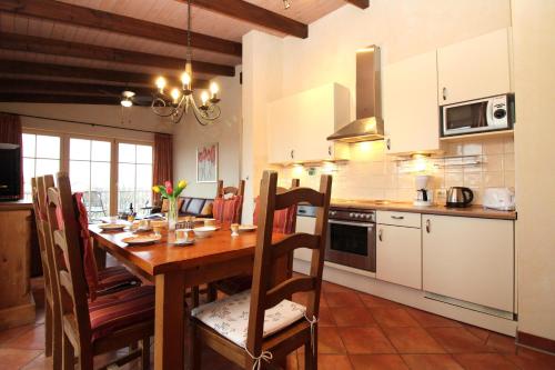 Kitchen, Residence Seestern, apartment 20 in Ostseebad Kuhlungsborn