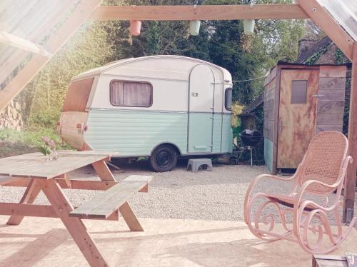 La jolie caravane de Georgette gîte à louer Saint-Brandan