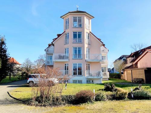 Apartment with Balcony image 2