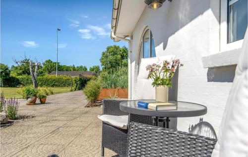 Balcó/terrassa, One-Bedroom Holiday Home In Hadsund in Hadsund