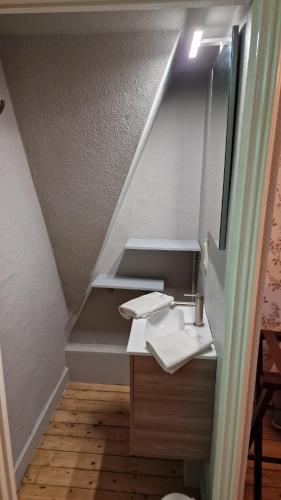 Apartment image 5