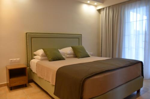 Odysseus Hotel 2