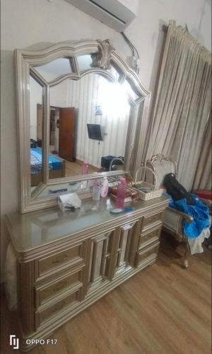 Full House - image 7