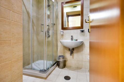 Hotel Terminal - image 10