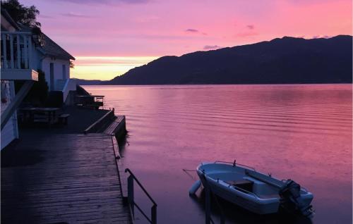 Vista exterior, Kyrping Ferieplass A in Etne