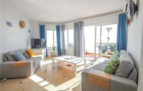  Cozy Apartment In Mijas Costa With Kitchen in Mijas Costa