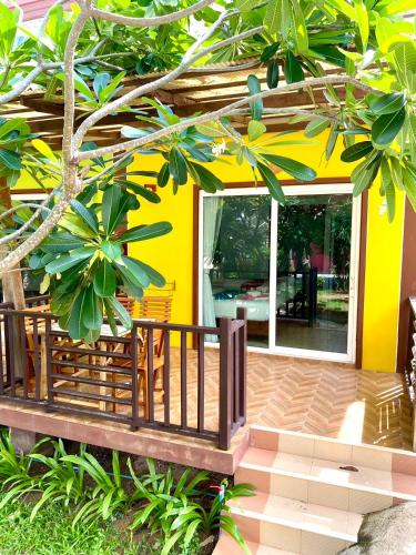 Deluxe Bungalow image 10