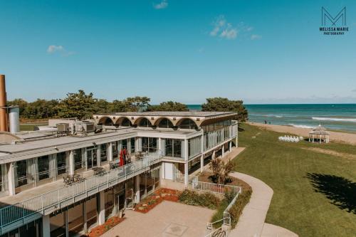 Illinois Beach Hotel - Waukegan, IL