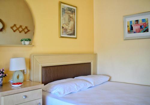 Studios and Apartments Meri Studios and Apartments Meri